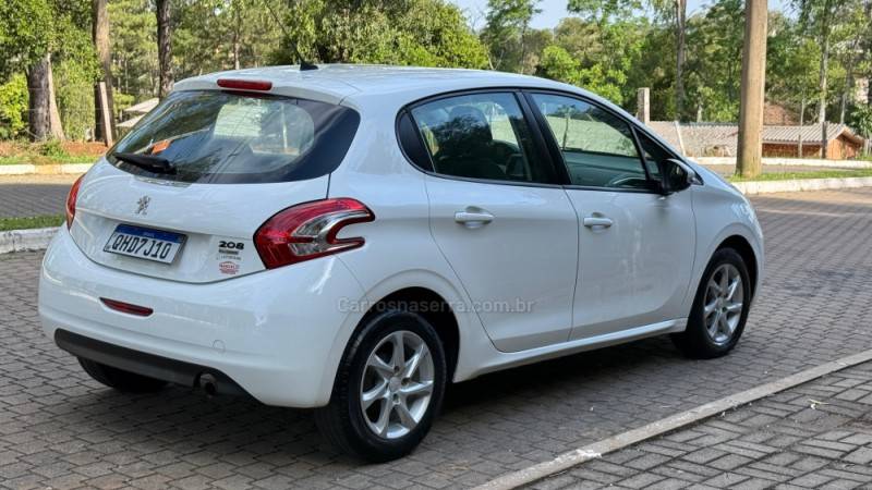 PEUGEOT - 208 - 2014/2015 - Branca - R$ 45.000,00