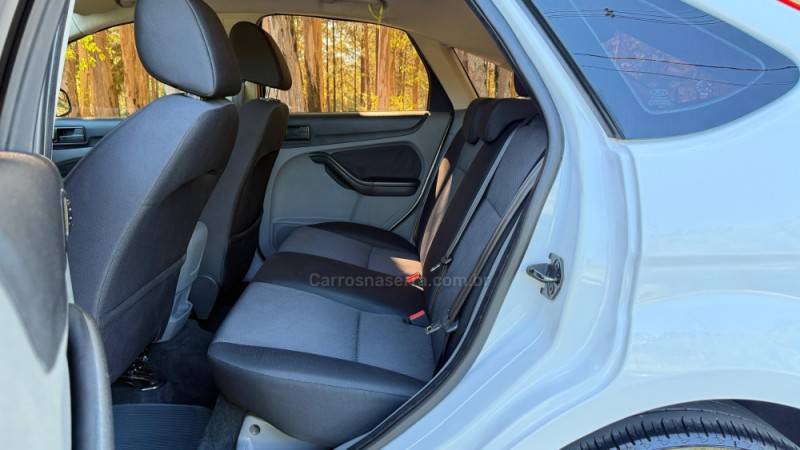 FORD - FOCUS - 2011/2011 - Branca - R$ 41.900,00