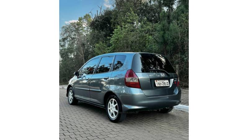 HONDA - FIT - 2007/2007 - Cinza - R$ 27.900,00