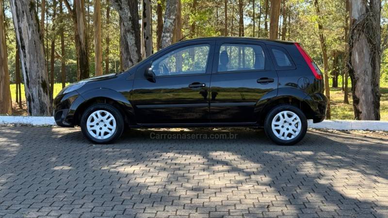FORD - FIESTA - 2012/2013 - Preta - R$ 35.900,00