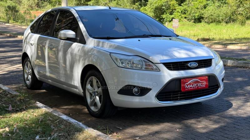 FORD - FOCUS - 2011/2011 - Branca - R$ 41.900,00