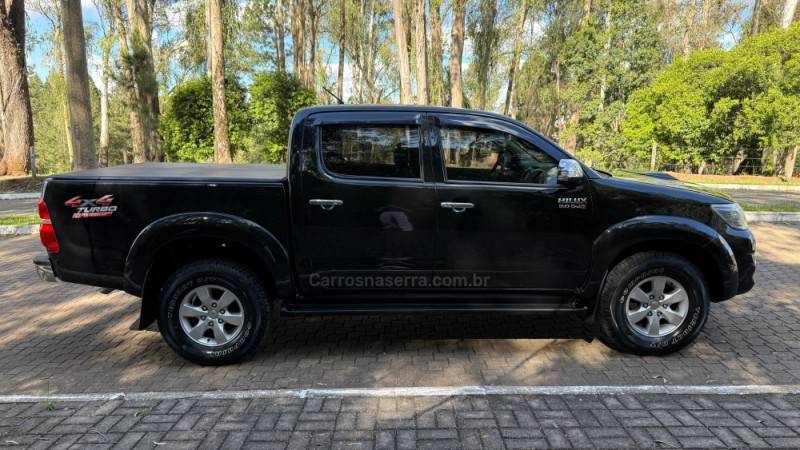 TOYOTA - HILUX - 2013/2013 - Preta - R$ 135.000,00