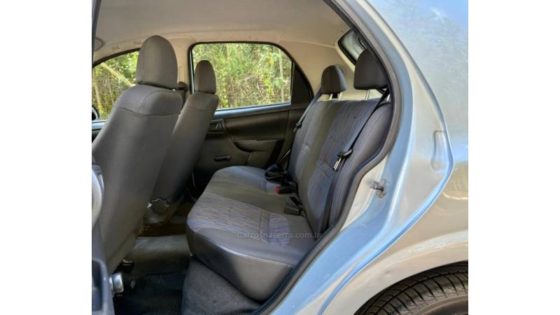 CHEVROLET - CELTA - 2010/2011 - Prata - R$ 26.900,00