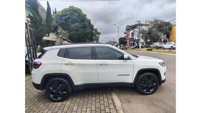 JEEP - COMPASS - 2017/2017 - Branca - R$ 93.900,00