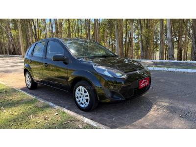 FORD - FIESTA - 2012/2013 - Preta - R$ 35.900,00