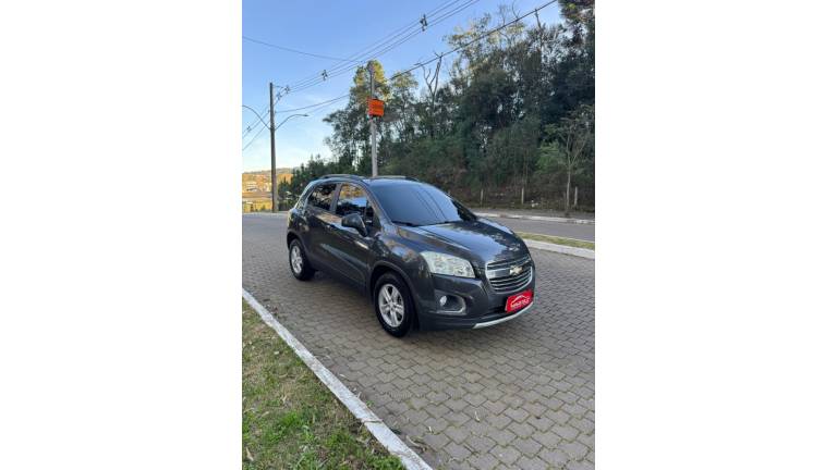 CHEVROLET - TRACKER - 2016/2016 - Cinza - R$ 70.900,00