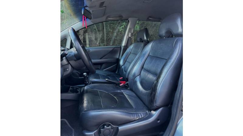 HONDA - FIT - 2007/2007 - Cinza - R$ 27.900,00