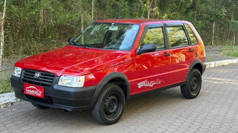 FIAT - UNO - 2012/2013 - Vermelha - R$ 33.900,00