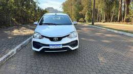 TOYOTA - ETIOS - 2018/2018 - Branca - R$ 66.900,00