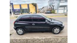 CHEVROLET - CELTA - 2001/2001 - Preta - R$ 16.000,00