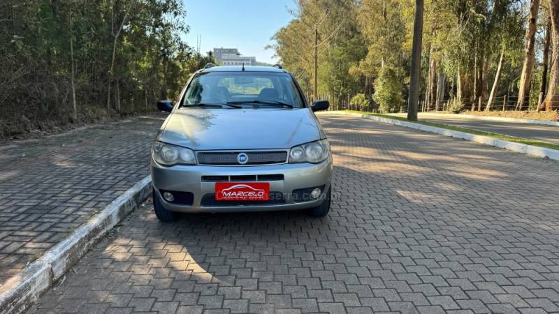 FIAT - PALIO - 2005/2006 - Cinza - R$ 27.900,00