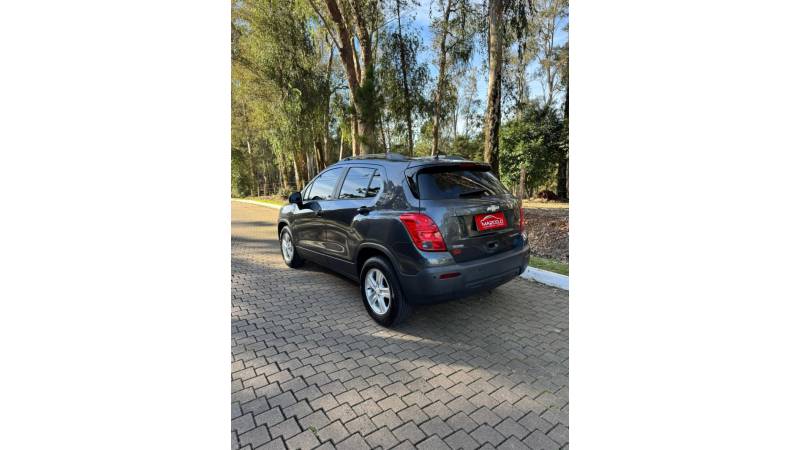 CHEVROLET - TRACKER - 2016/2016 - Cinza - R$ 70.900,00