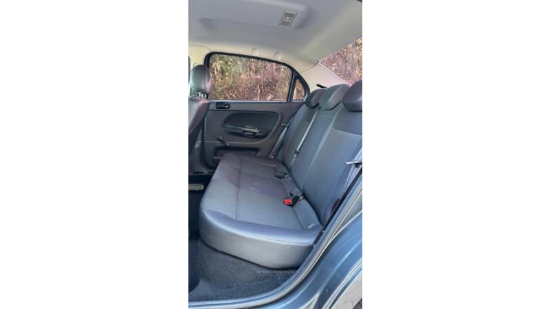 VOLKSWAGEN - VOYAGE - 2021/2022 - Cinza - R$ 62.900,00