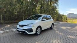 TOYOTA - ETIOS - 2018/2018 - Branca - R$ 66.900,00