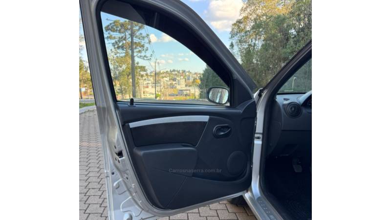 RENAULT - LOGAN - 2008/2008 - Prata - R$ 26.900,00