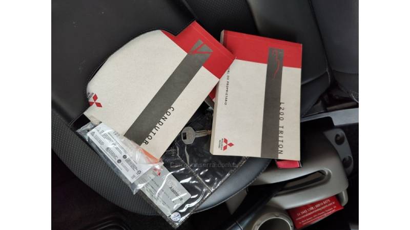 MITSUBISHI - L200 TRITON - 2012/2013 - Prata - Sob Consulta