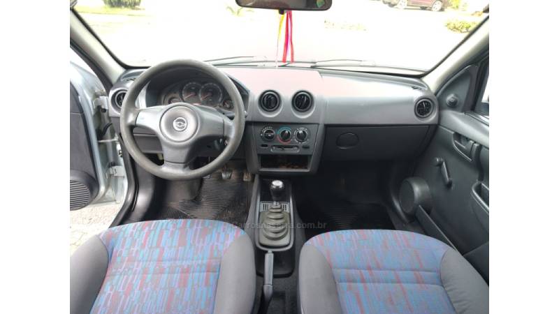 CHEVROLET - CELTA - 2010/2011 - Prata - R$ 25.900,00