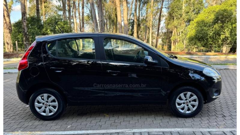 FIAT - PALIO - 2013/2013 - Preta - R$ 37.900,00