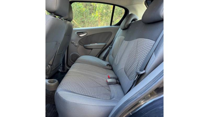 FIAT - PALIO - 2013/2013 - Preta - R$ 37.900,00