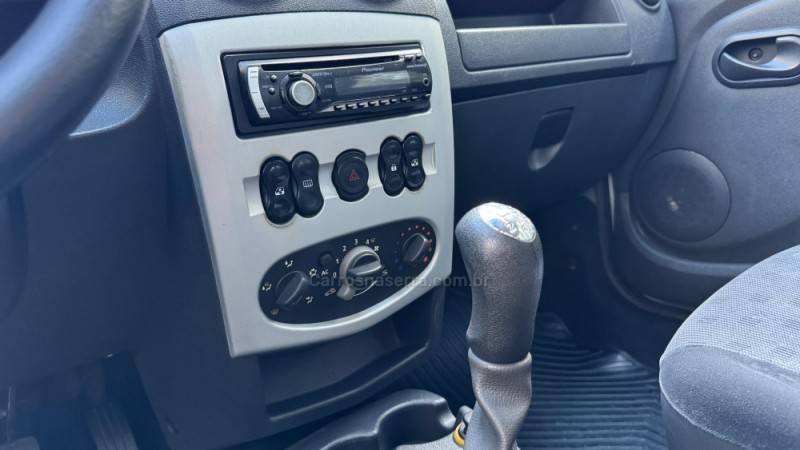 RENAULT - LOGAN - 2008/2008 - Prata - R$ 26.900,00