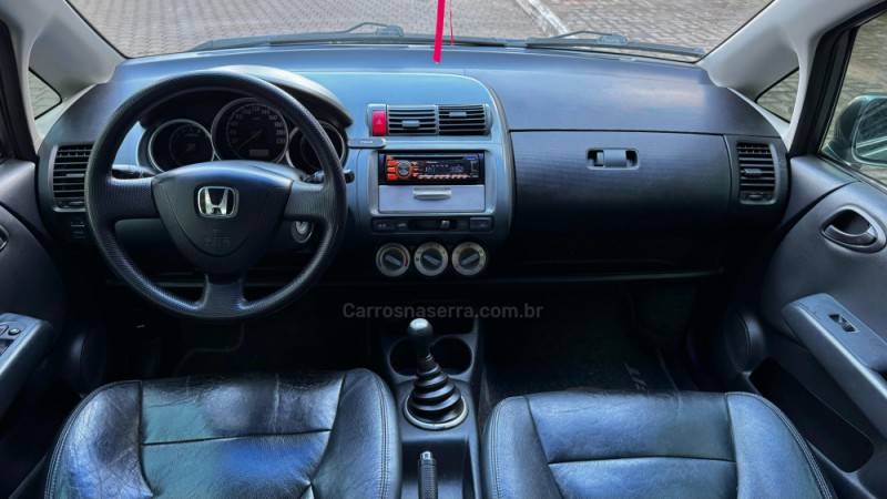 HONDA - FIT - 2007/2007 - Cinza - R$ 27.900,00