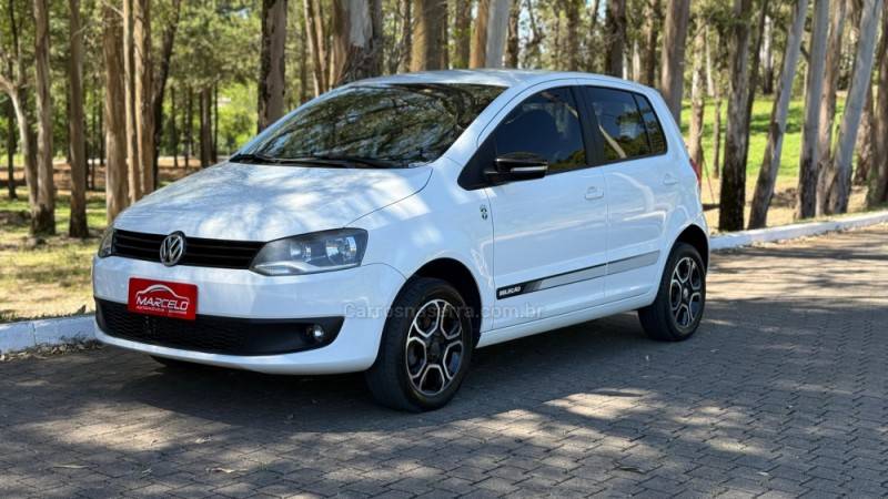 VOLKSWAGEN - FOX - 2014/2014 - Branca - R$ 45.900,00