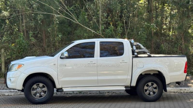 TOYOTA - HILUX - 2008/2008 - Branca - R$ 108.900,00