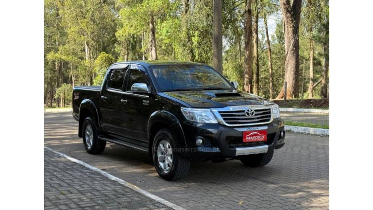 TOYOTA - HILUX - 2013/2013 - Preta - R$ 135.000,00