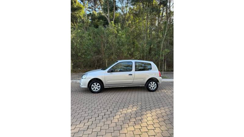 RENAULT - CLIO - 2012/2013 - Prata - R$ 25.900,00