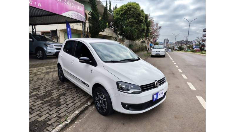 VOLKSWAGEN - FOX - 2014/2014 - Branca - R$ 45.900,00