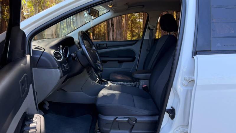 FORD - FOCUS - 2011/2011 - Branca - R$ 41.900,00