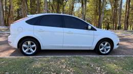 FORD - FOCUS - 2011/2011 - Branca - R$ 41.900,00