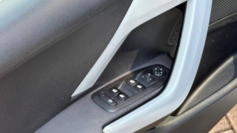 PEUGEOT - 208 - 2014/2015 - Branca - R$ 45.000,00