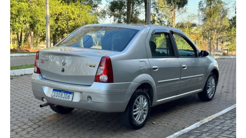 RENAULT - LOGAN - 2008/2008 - Prata - R$ 26.900,00