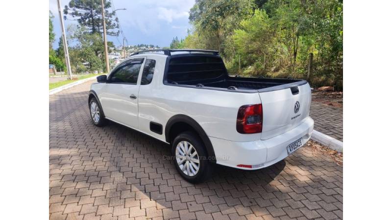 VOLKSWAGEN - SAVEIRO - 2014/2015 - Branca - R$ 49.900,00