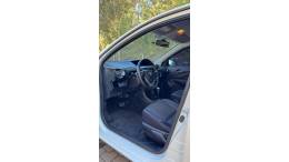 TOYOTA - ETIOS - 2018/2018 - Branca - R$ 66.900,00
