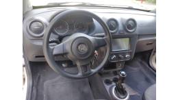 VOLKSWAGEN - SAVEIRO - 2014/2015 - Branca - R$ 49.900,00