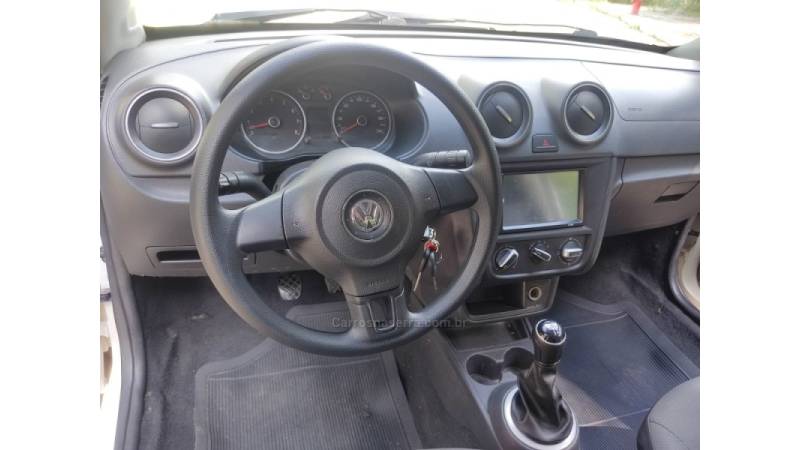 VOLKSWAGEN - SAVEIRO - 2014/2015 - Branca - R$ 49.900,00