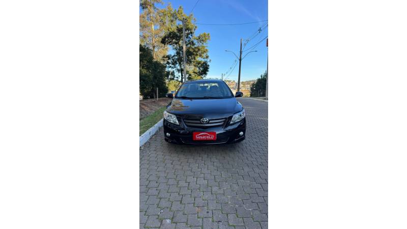 TOYOTA - COROLLA - 2010/2011 - Preta - R$ 63.900,00