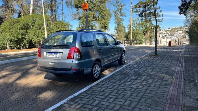 FIAT - PALIO - 2005/2006 - Cinza - R$ 27.900,00