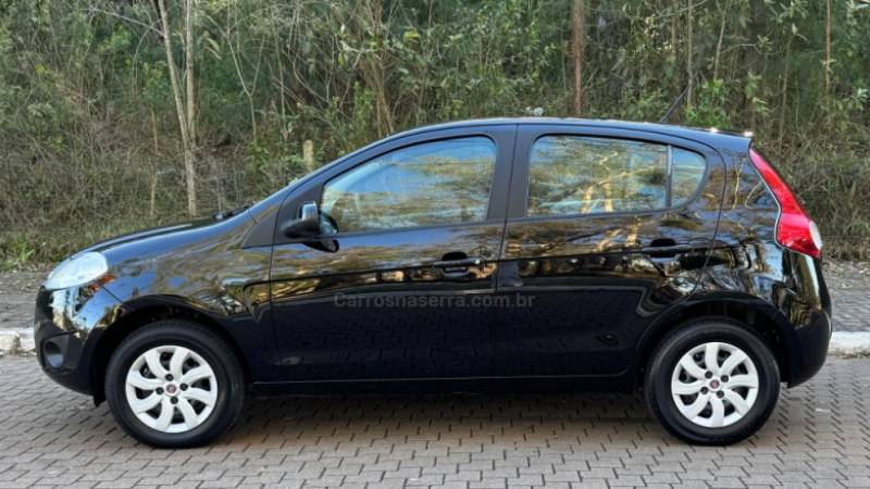 FIAT - PALIO - 2013/2013 - Preta - R$ 37.900,00