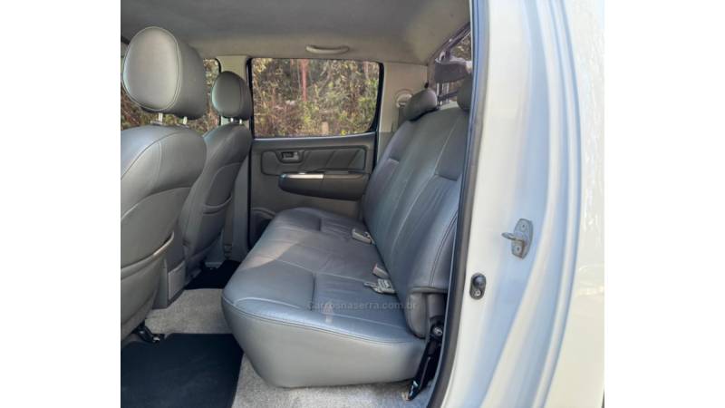 TOYOTA - HILUX - 2008/2008 - Branca - R$ 108.900,00