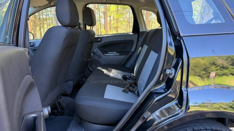 FORD - FIESTA - 2012/2013 - Preta - R$ 35.900,00