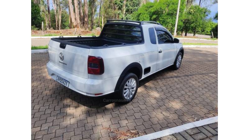 VOLKSWAGEN - SAVEIRO - 2014/2015 - Branca - R$ 49.900,00