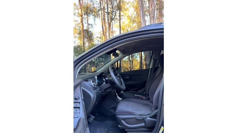 CHEVROLET - TRACKER - 2016/2016 - Cinza - R$ 70.900,00