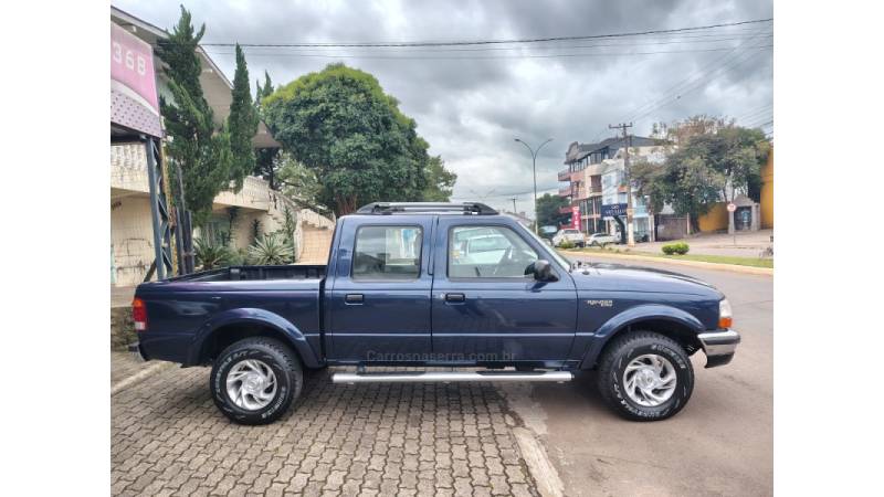 FORD - RANGER - 2000/2001 - Azul - R$ 49.900,00