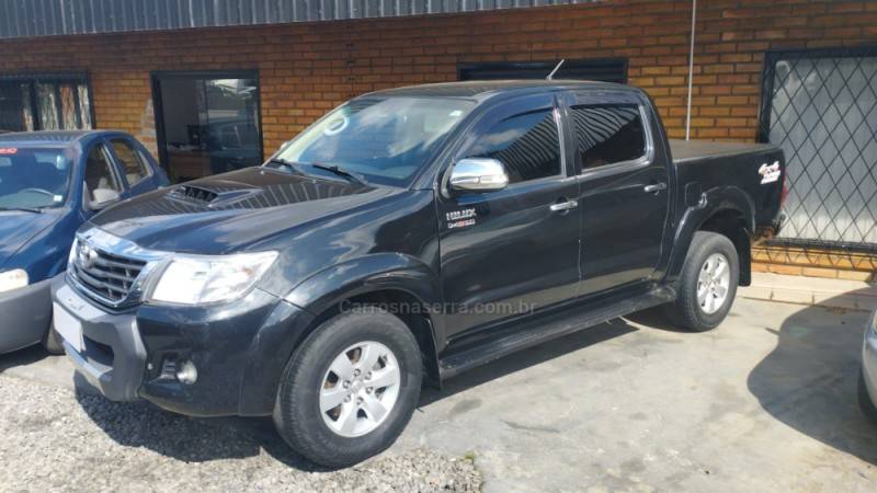 TOYOTA - HILUX - 2013/2013 - Preta - R$ 135.000,00