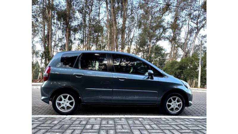 HONDA - FIT - 2007/2007 - Cinza - R$ 27.900,00