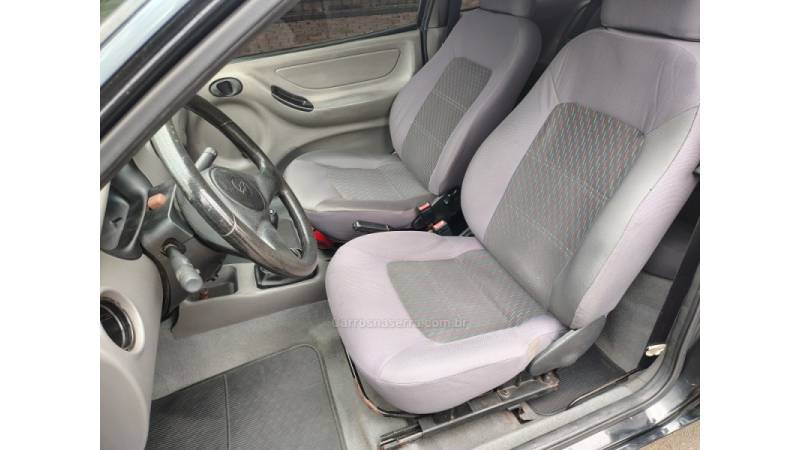 CHEVROLET - CELTA - 2001/2001 - Preta - R$ 16.000,00