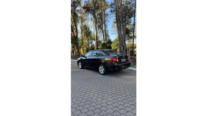 TOYOTA - COROLLA - 2010/2011 - Preta - R$ 63.900,00